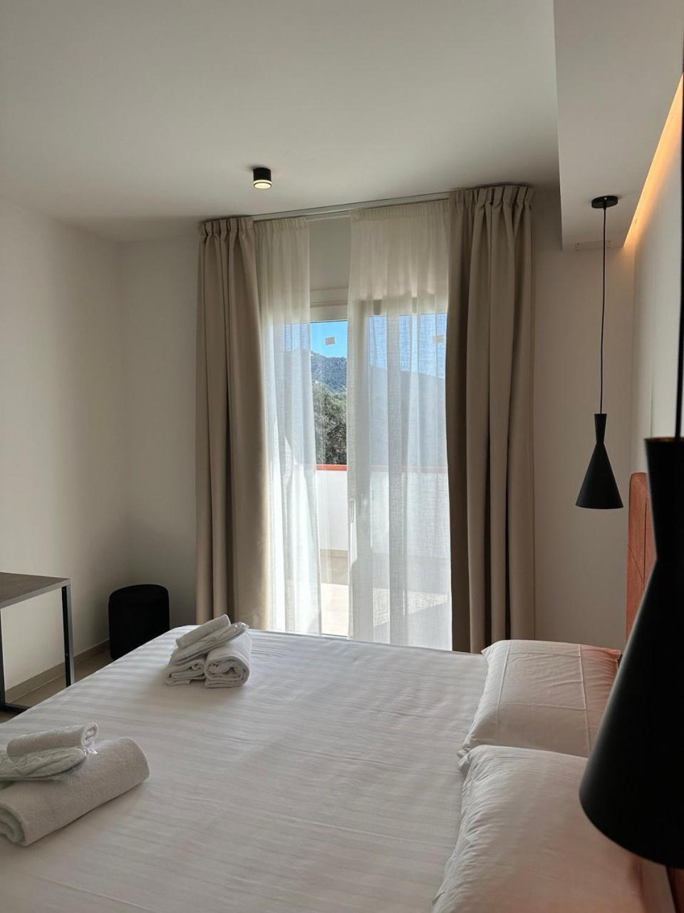 Amani Chic Rooms Olbia Exterior foto